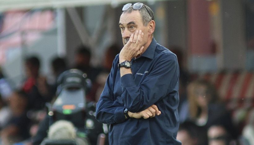 Lazio, Sarri ci risiamo, durissima polemica con la Lega: perché a Milano non succede?