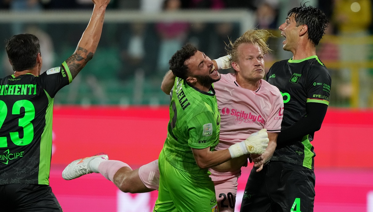 https://wips.plug.it/cips/sport.virgilio.it/cms/2026/05/palermo-catanzaro.jpg