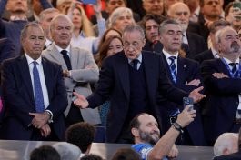 Real Madrid nel caos: il Bernabeu fischia tutti, Perez litiga con un tifoso e Mbappé "esclude" Camavinga dalla Francia
