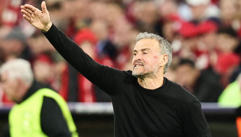 Psg, Luis Enrique rabbia e vergogna dopo il ko nel derby, l'ultima domanda scatena la reazione e saltano i nervi. Paura per Dembelè