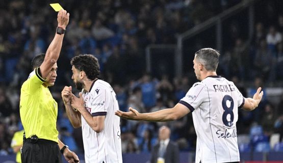 Napoli-Bologna, moviola: c’era il rigore per i rossoblù? La sentenza di Marelli