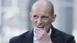 Milan, Allegri invita a non buttare 10 mesi di lavoro ma il web ha già scelto i due colpevoli del disastro