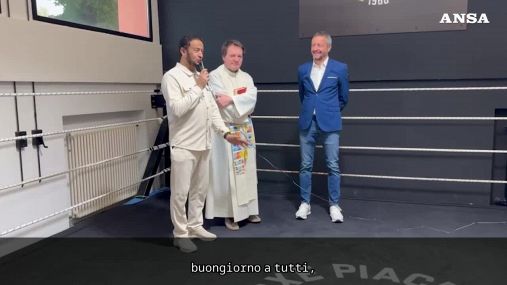 Parroco e imam sul ring insieme per l'inaugurazione di Boxe Piacenza