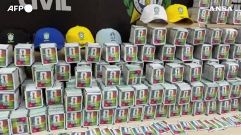 La polizia brasiliana sequestra circa 200mila adesivi e maglie contraffatte dei Mondiali