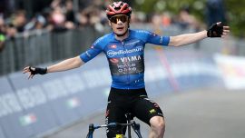 Giro d'Italia, tappa 9: Vingegaard cannibale a Corno alle Scale, Pellizzari nel tunnel, provaci ancora Ciccone