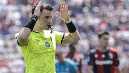 Bologna-Cagliari, moviola: Mina fa sempre quel che vuole da impunito, lacrime per Zanardi, gol annullato al 3’ e rosso al 45'