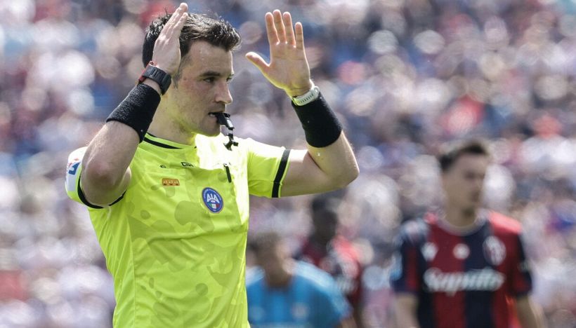 Bologna-Cagliari, moviola: Mina fa sempre quel che vuole da impunito, lacrime per Zanardi, gol annullato al 3’ e rosso al 45'