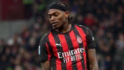 Milan, c'è Leao con la nuova maglia 2026-27: ma il messaggio di Rafa sa di sfida ai tifosi