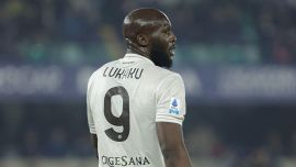 Lukaku fa pace col suo passato: l'abbraccio con Ausilio e le scuse a Conte, ma i tifosi di Inter e Napoli non dimenticano