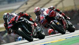Libere Gp Olanda: Bagnaia tra due Aprilia, ironia della sorte da Assen. Marquez cade e Bezzecchi cancella Brno