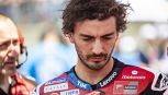 Bagnaia non al 100%, la mano fa male: l'indiscrezione agita Ducati ma Tardozzi pregusta la rimonta di Marquez