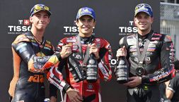 Pagelle Sprint Balaton e classifica piloti MotoGP: Marquez marziano, Bezzecchi ragioniere, Bagnaia spettatore
