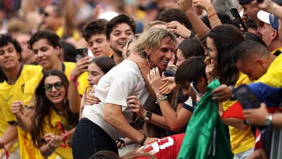 Ecuador, il ct Beccacece impazzisce dopo il 2-1 alla Germania: folle esultanza, chi è