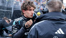 Antonelli a rischio taglio Mercedes svela Rosberg che punge Hamilton: "Inadeguato", Schumacher e il bagno occupato