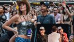 Valentino Rossi sul palco con Cremonini e Jovanotti: show al Circo Massimo, la reazione del Dottore