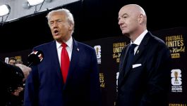 Mondiali, il New York Times all’attacco: “Un disastro”. E L’Equipe demolisce Infantino: “Il pupazzo di Trump”