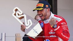 Ferrari, Hamilton fa emozionare anche Vanzini: commento da brividi a Barcellona. Il gesto di Kimi e la gioia di Kim Kardashian