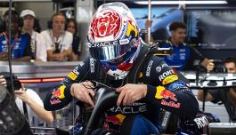 Max Verstappen, il manager rassicura: entro luglio la decisione. Ma il campione Red Bull non ha molte alternative in F1
