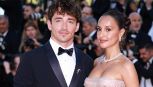 Alexandra Saint Mleux incinta e Leclerc presto papà: le voci si rincorrono e le foto a Saint-Tropez diventano un caso