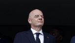 Hydration break: Infantino rigetta le accuse e difende la novità, ma la pausa a metà tempo ha già sconvolto il calcio  