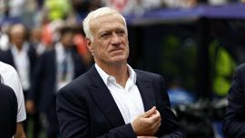 Francia, la vignetta di Charlie Hebdo su Deschamps scatena un putiferio. Interviene la Federazione: 'Indecente'
