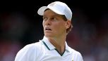 Wimbledon, Sinner rischia un nuovo crollo con Kecmanovic: le urla di dolore, la reazione e la rivelazione sulla ferita al piede