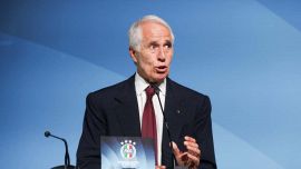 CT Italia, Malagò insiste per Conte mentre Paolo Maldini frena, l'ex Milan ha troppi dubbi. Mancini aspetta 