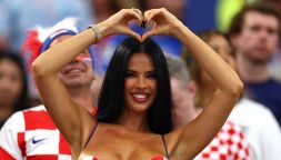Il ritorno di Ivana Knoll, chi è la modella ex Miss Croazia straripante protagonista anche dei Mondiali 2026