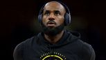 LeBron gioca a golf a Capri e fa infuriare il Codacons: esposto in arrivo per 'compromissione ambientale'