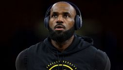 LeBron gioca a golf a Capri e fa infuriare il Codacons: esposto in arrivo per "compromissione ambientale"