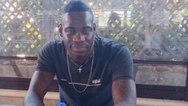 Paura per Balotelli: rogo, evacuato il resort dove si trovava in vacanza. Come sta l'ex bomber