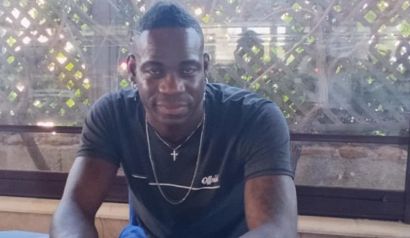 Balotelli: rogo, evacuato il resort delle vacanze. Come sta l'ex bomber
