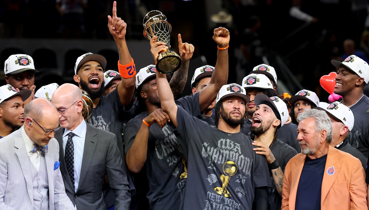 https://wips.plug.it/cips/sport.virgilio.it/cms/2026/06/new-york-knicks-campione.jpg