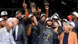 NBA, New York Knicks campioni: altra rimonta su San Antonio in gara5, Brunson MVP. Arrestato il 'Barba' Harden