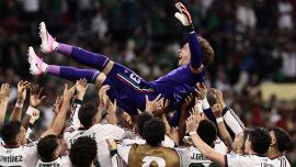 Messico-Repubblica Ceca: standing ovation per Ochoa, la Tri vince 3-0 e festeggia il portiere dei record, le foto