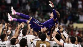 Messico-Repubblica Ceca: standing ovation per Ochoa, la Tri vince 3-0 e festeggia il portiere dei record, le foto