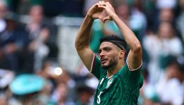 Raul Jimenez il sopravvissuto tornato a segnare per il Messico e i Mondiali dopo il tragico infortunio e l'obbligo di protezione