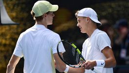 Rune vicino al rientro dopo l'allenamento con Sinner, retroscena su Jannik e pronostico su Wimbledon