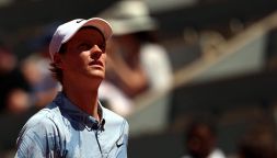 Sinner, i dubbi di Roddick: "Per Wimbledon punti interrogativi su Jannik, è la grande occasione di Djokovic"