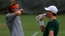 Le scivolate di Sinner: Jannik prepara il debutto a Wimbledon con Rublev e spunta pure Sabalenka