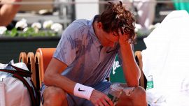 Jannik Sinner in attesa delle risposte dal J Medical riappare in un video social a Montecarlo sulla sua Vespa