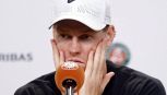 Jannik Sinner in Sardegna per ritrovarsi dopo la debacle del Roland Garros, sui social le foto e il ruolo di Laila Hasanovic