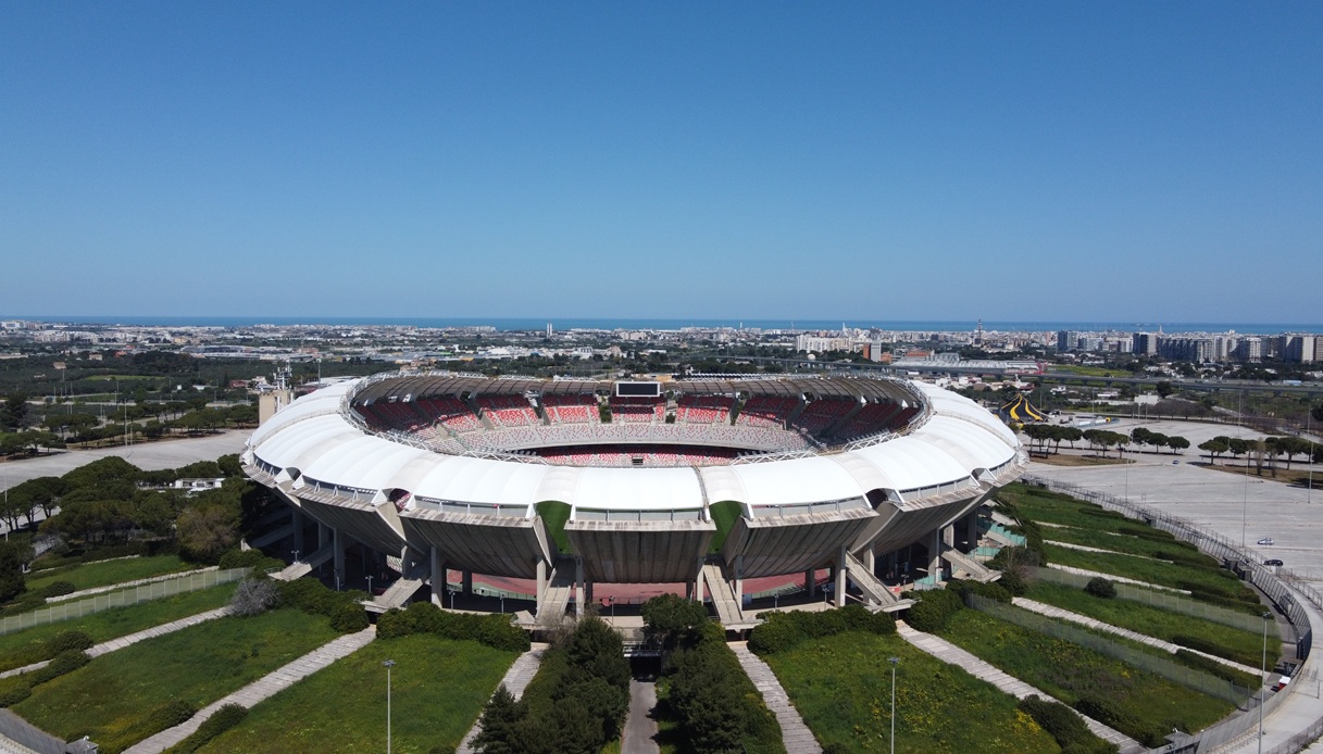 https://wips.plug.it/cips/sport.virgilio.it/cms/2026/06/stadio-san-nicola.jpg