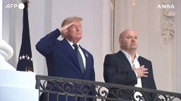 Trump arriva all'UFC Freedom 250 sul prato della Casa Bianca