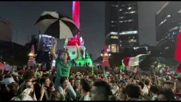 Mondiali, festa Messico in strada: è la prima squadra ai sedicesimi