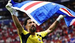 Chi è Vozinha, il portiere-dentista di Capo Verde che ha fermato la Spagna ai Mondiali: boom da milioni di follower