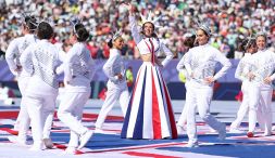 Paraguay-Francia: che spettacolo la festa per il 4 luglio, fuochi d'artificio, brividi sull'inno e sfilate