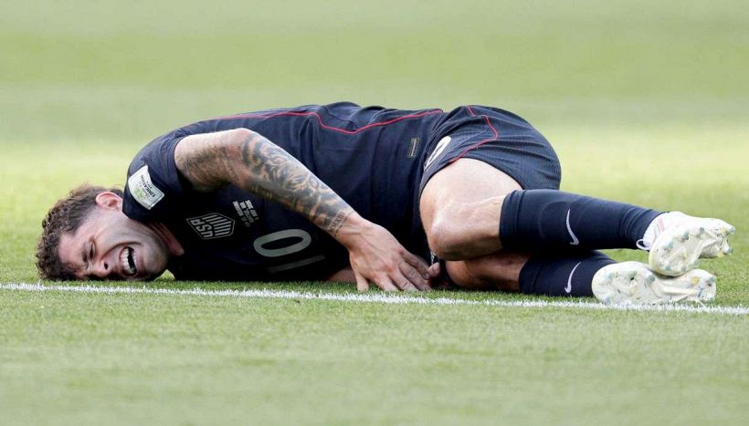 Milan, il momento nero di Pulisic: dopo il flop ai Mondiali, l’esito sull’infortunio. Christian sotto accusa negli Stati Uniti