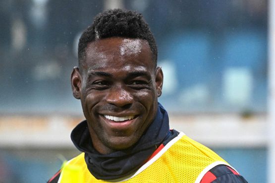 Enock e Mario Balotelli finalmente insieme all'Al-Ittifaq, entrano nella galleria dei fratelli-compagni di squadra