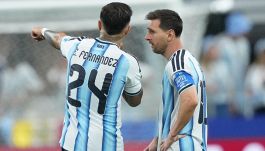 Argentina, il video con Messi ed Enzo Fernandez scatena la teoria del complotto